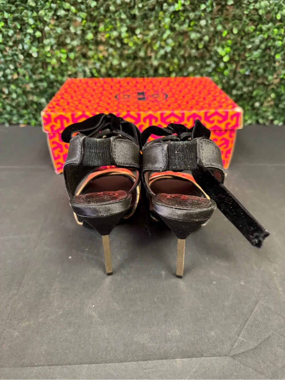 Tory Burch Cutout Accent Sandals - Women’s 7.5